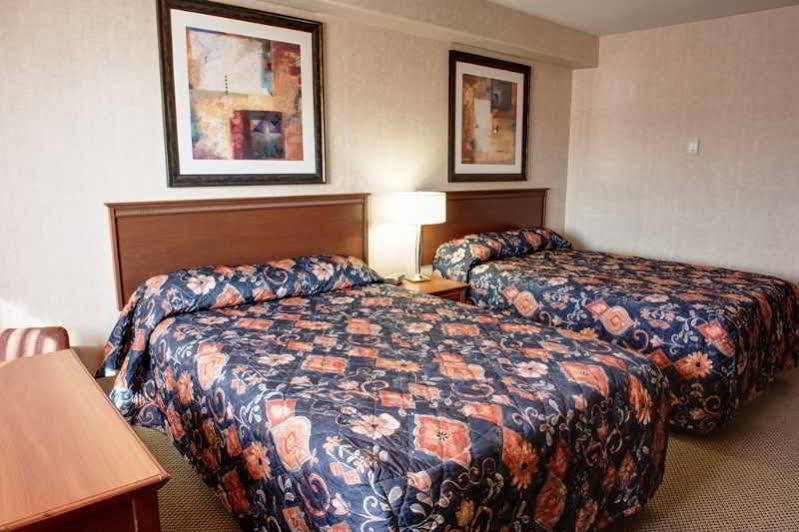 Sandman Hotel & Suites Риджайна Екстериор снимка