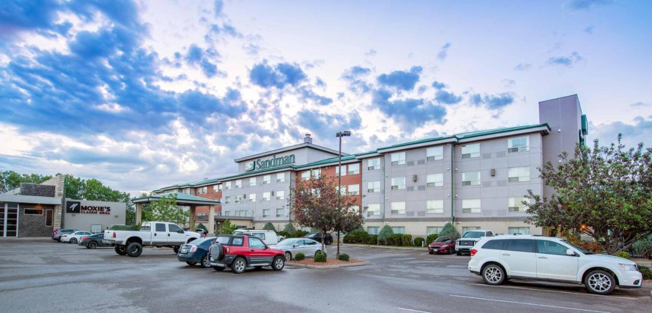 Sandman Hotel & Suites Риджайна Екстериор снимка