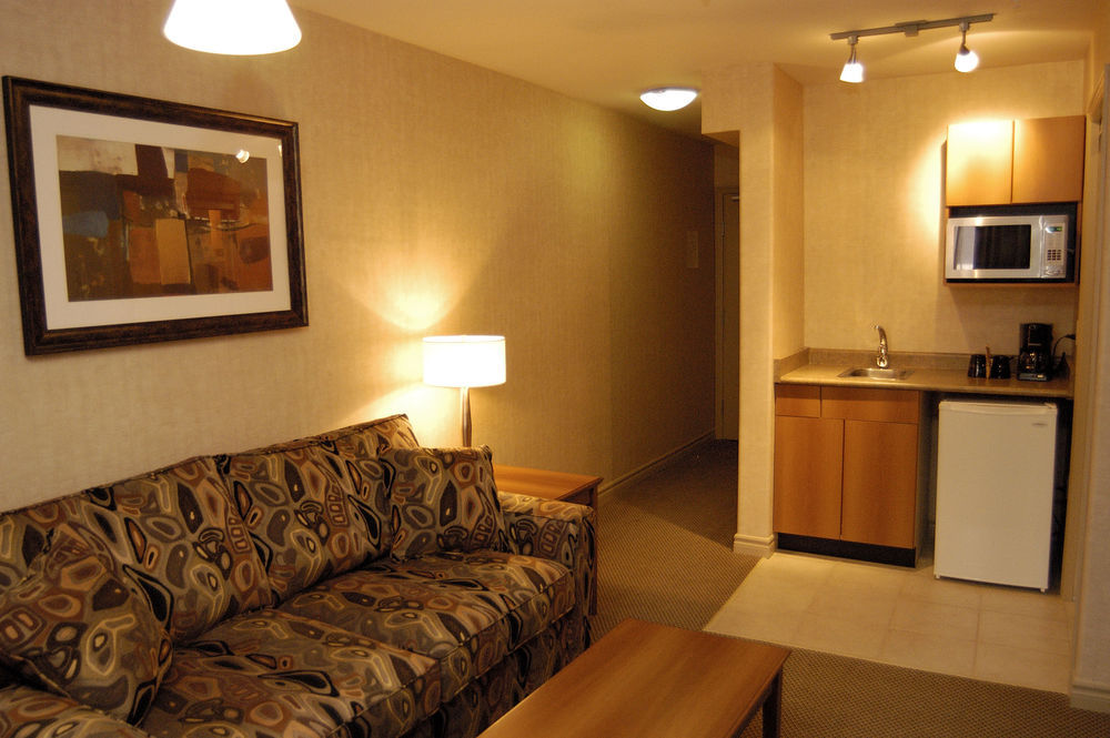 Sandman Hotel & Suites Риджайна Екстериор снимка