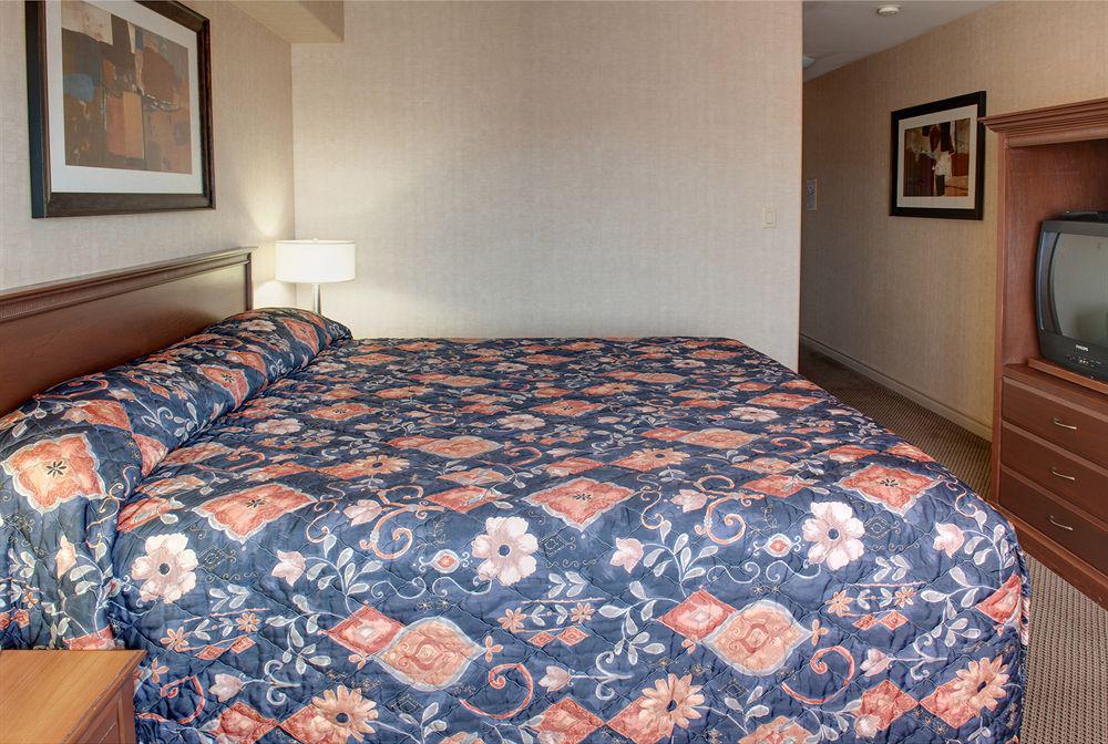 Sandman Hotel & Suites Риджайна Екстериор снимка